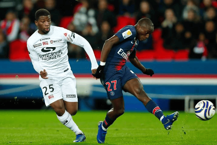 关于拉维尔主场击溃亚眠，取得法甲保级关键之战，振奋人心的信息